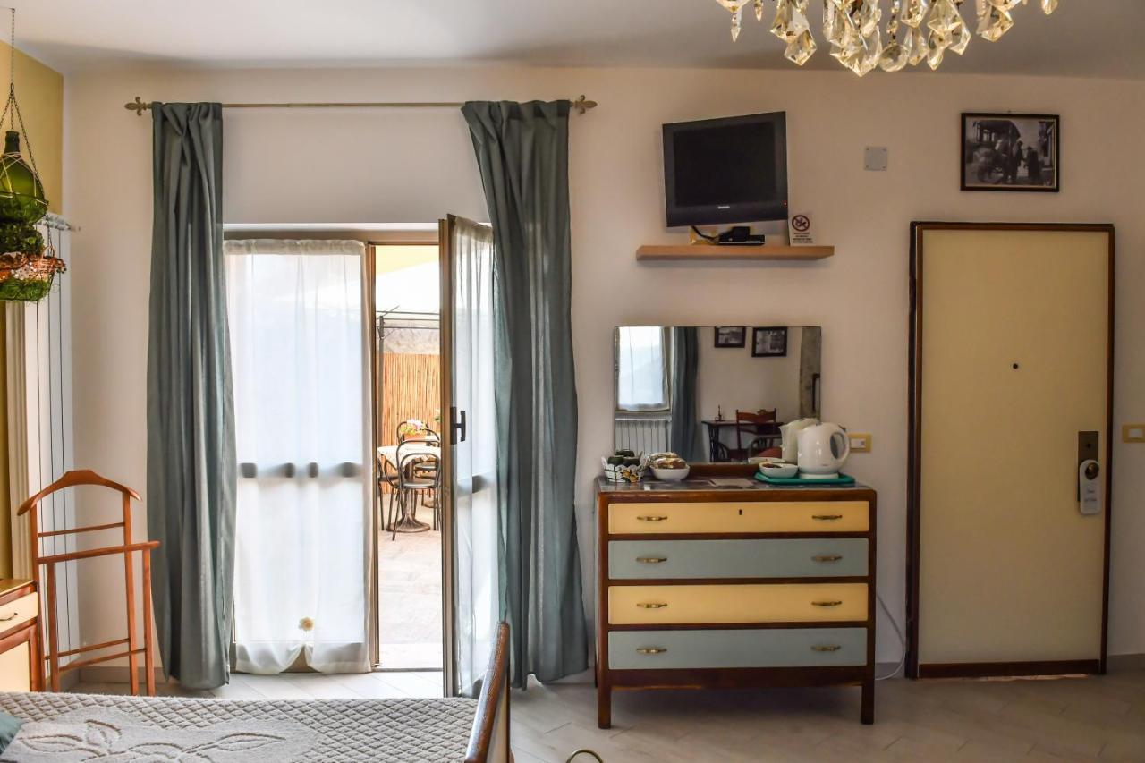 Bed and Breakfast La Terra Di Mingo Vado Ligure Exteriér fotografie
